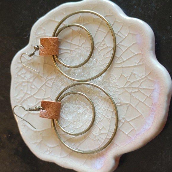 Macy's boho dangle earrings - Picture 1 of 3